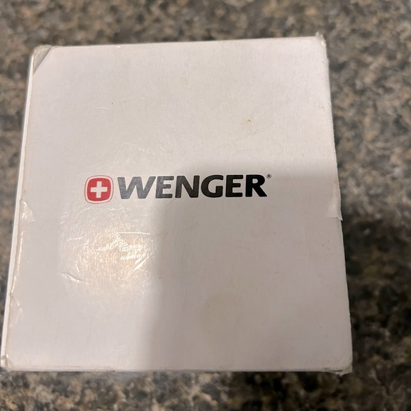 Wenger Watch. Swiss made! NIB - Picture 3 of 4